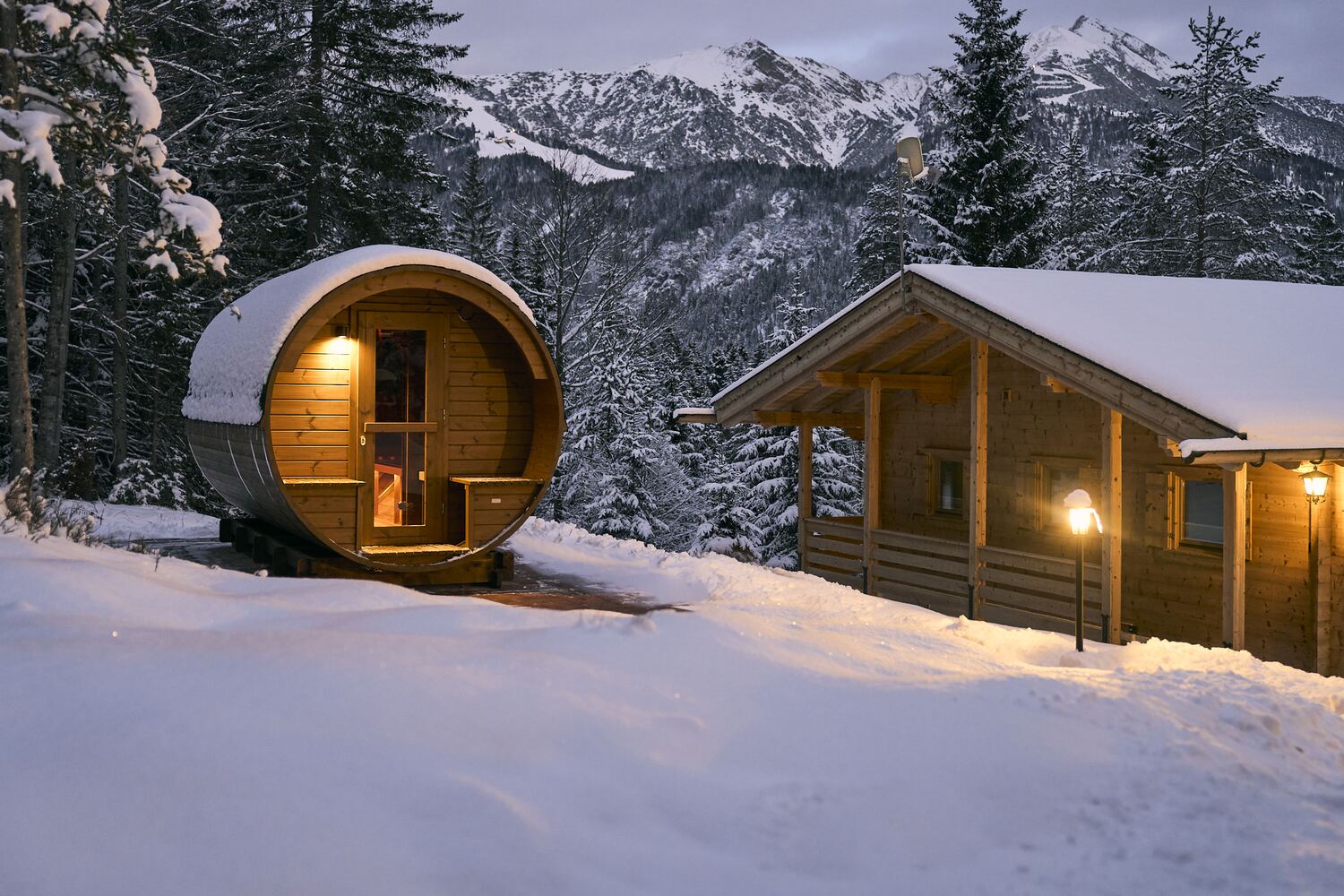 mei chalet - DAS BARBARA Die Fass-Sauna mit Blick auf die Berge
